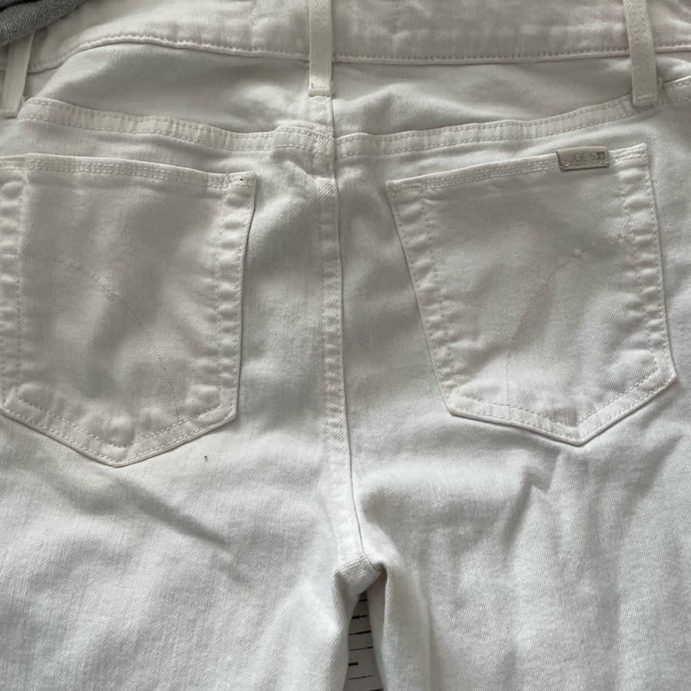 Joe’s Jeans crop.  “The Icon Crop”